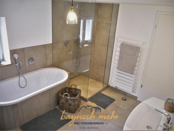 Ihre Ferienwohnung Bayrisch Mehr... เกอชตัดท์ อัม คิมซี ห้อง รูปภาพ